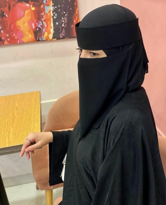 Saudi Niqab - Bedoon Essm Charm